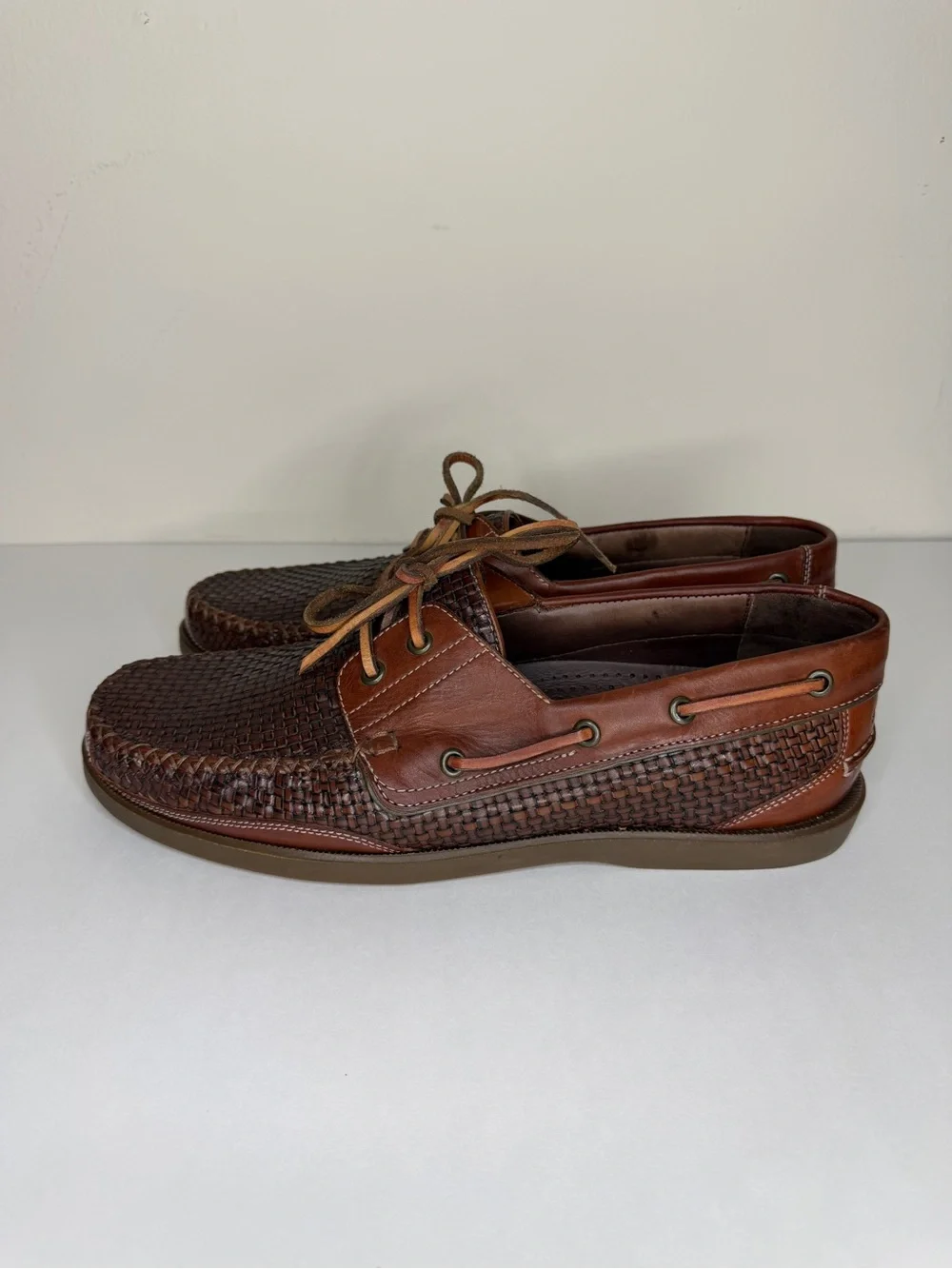 Tommy Bahama Brown Woven Leather Boat Shoes men size 11D casual lace up